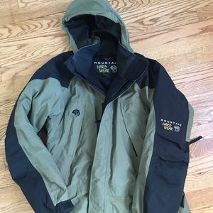 Women’s mountain hardwear waterproof coat